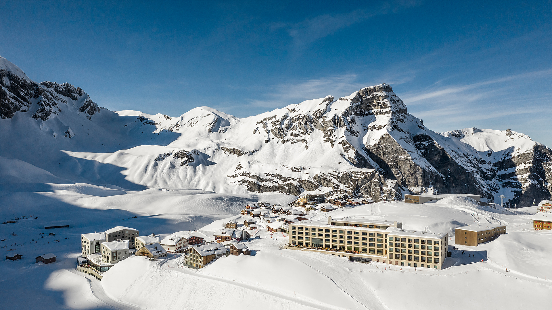 Exterior_winter_gallery.jpg